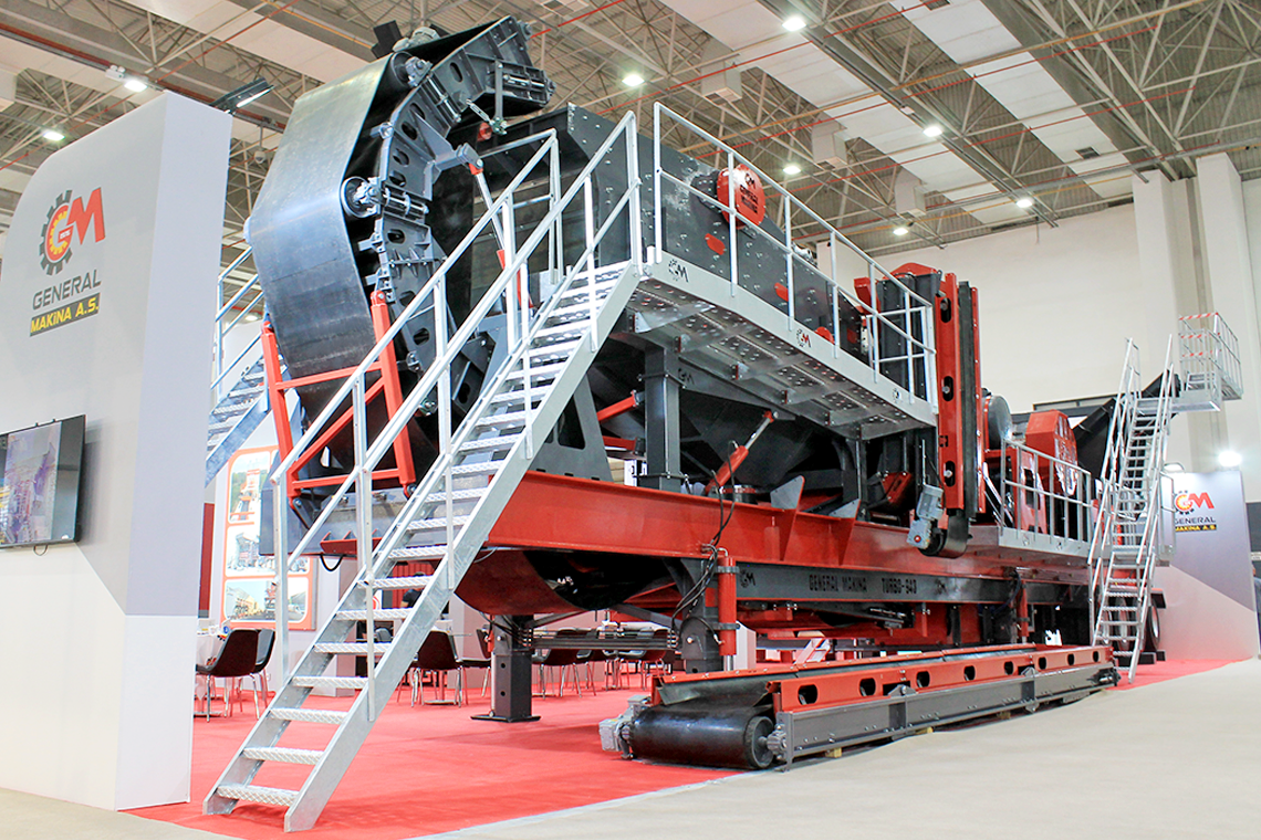 General 944 Mobile Crusher