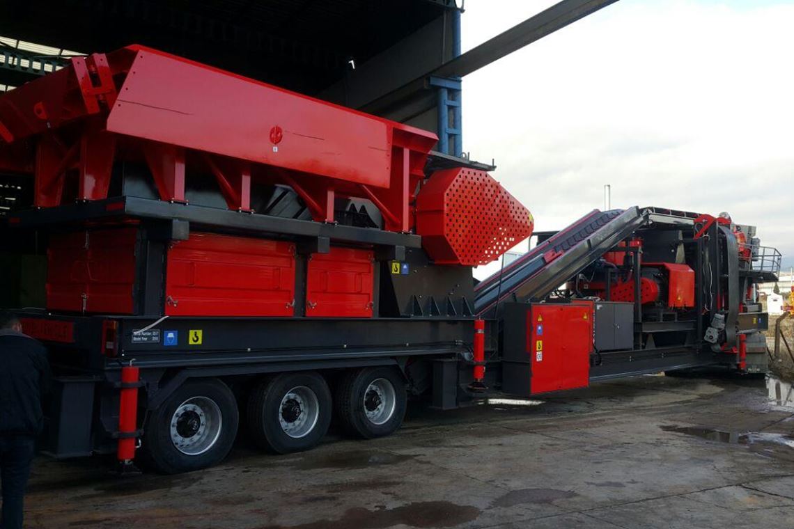 General 944 Mobile Crusher