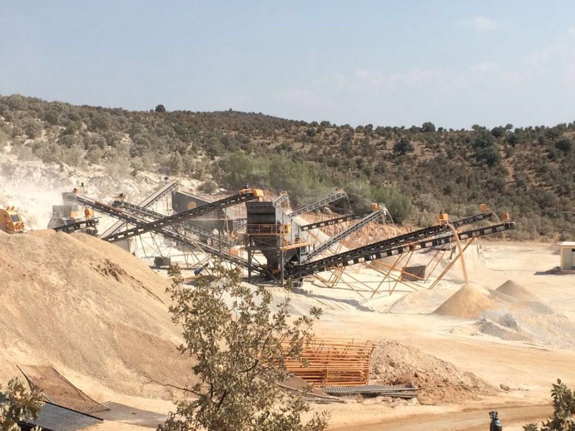 Planta de trituración y cribado de piedra caliza de 400 ts